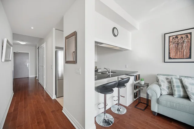 #1501-1055 Southdown Road, Mississauga - photo 8