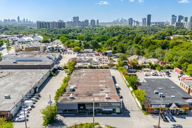 25 Bermondsey Road, East York