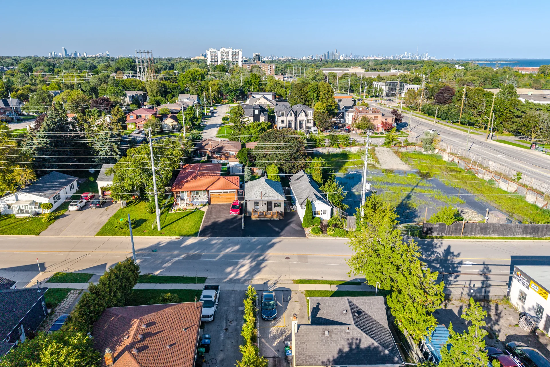 1019 Ogden Avenue, Mississauga - photo 2
