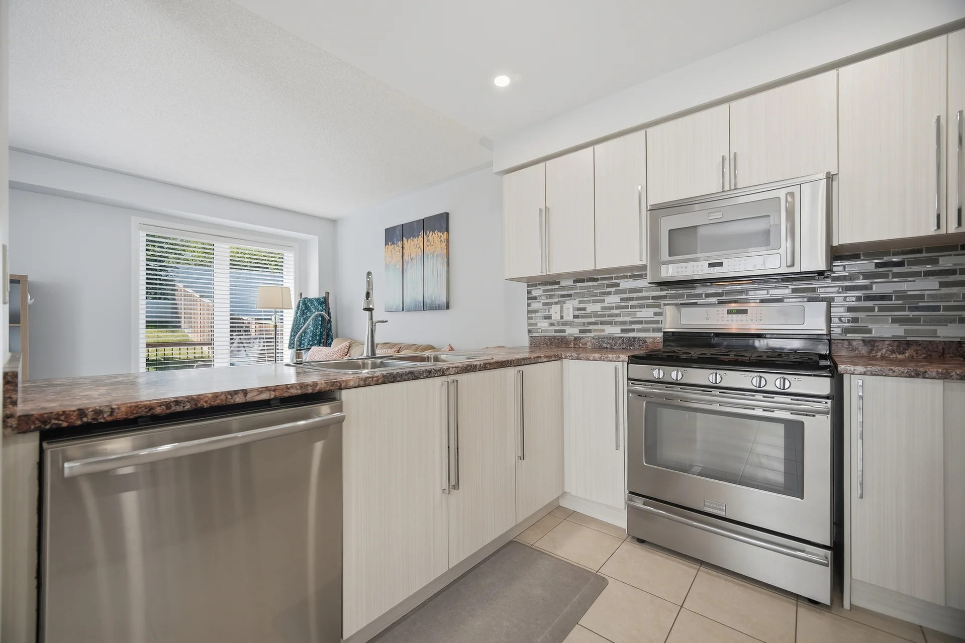 182 Thomas Avenue, Brantford - photo 20