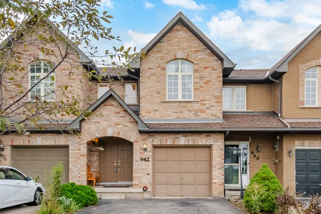 842 Upper Kenilworth Avenue, Hamilton