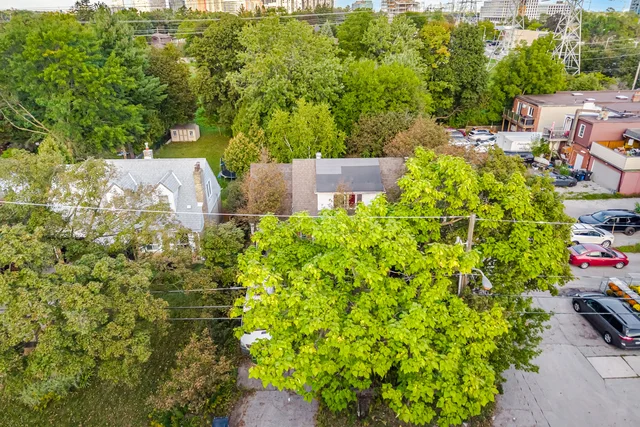 7 Ashbourne Drive, Etobicoke - photo 5