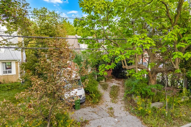 7 Ashbourne Drive, Etobicoke - photo 9