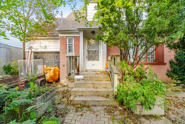 7 Ashbourne Drive, Etobicoke - photo 16