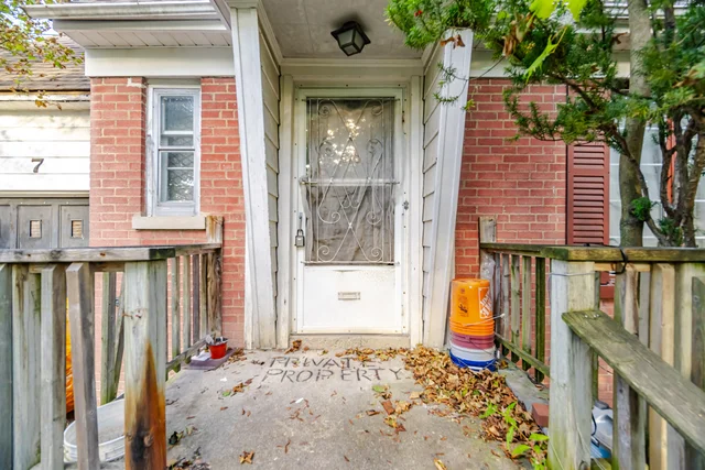 7 Ashbourne Drive, Etobicoke - photo 18