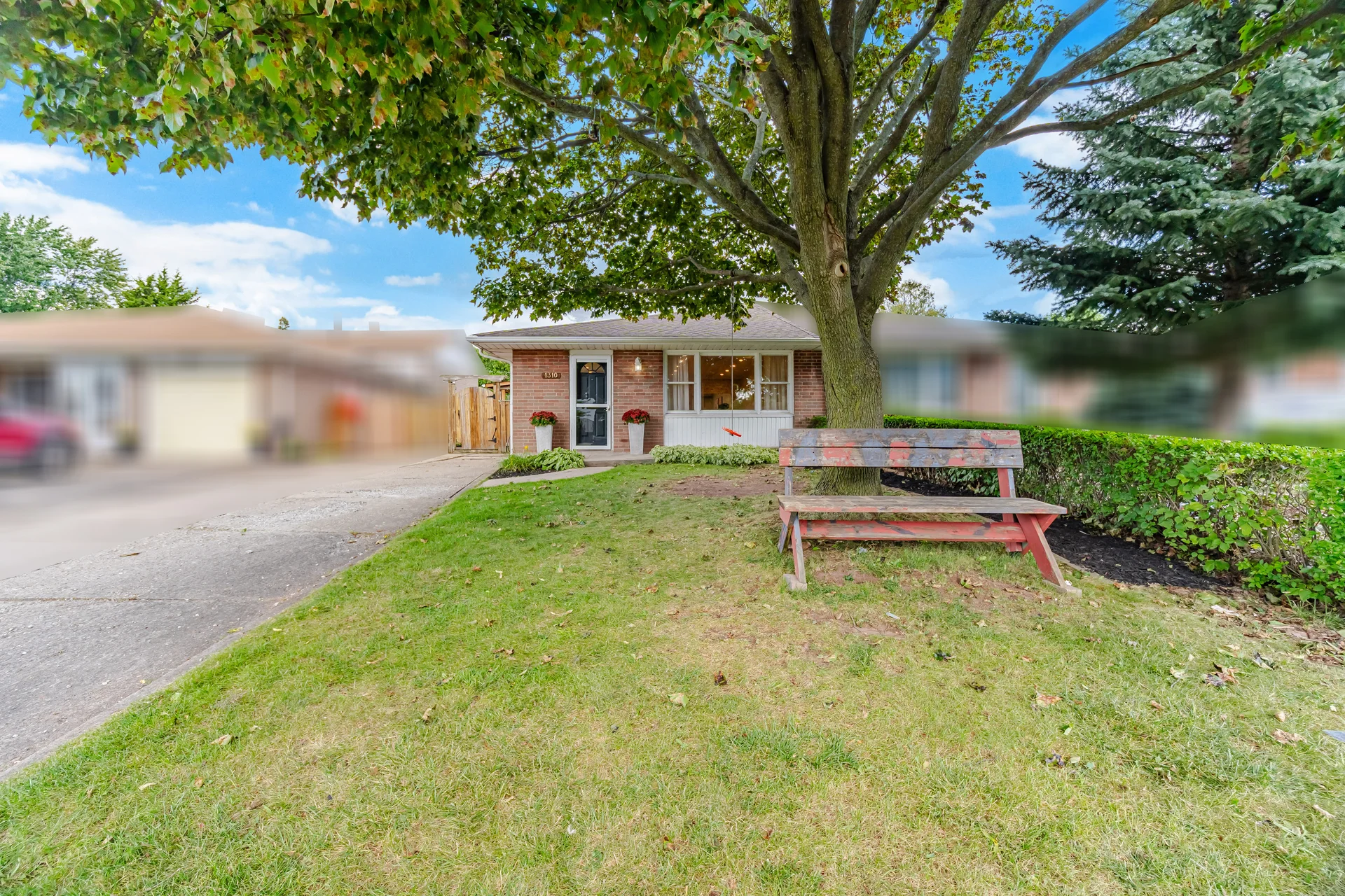 1310 Redbank Crescent, Oakville - photo 2