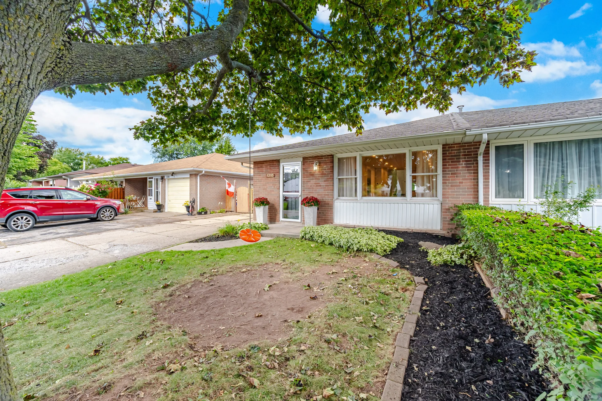 1310 Redbank Crescent, Oakville - photo 4