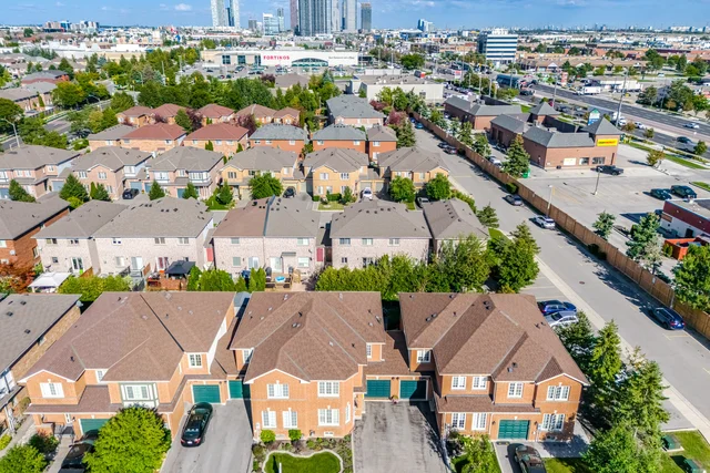 102 Pinedale Gate, Woodbridge