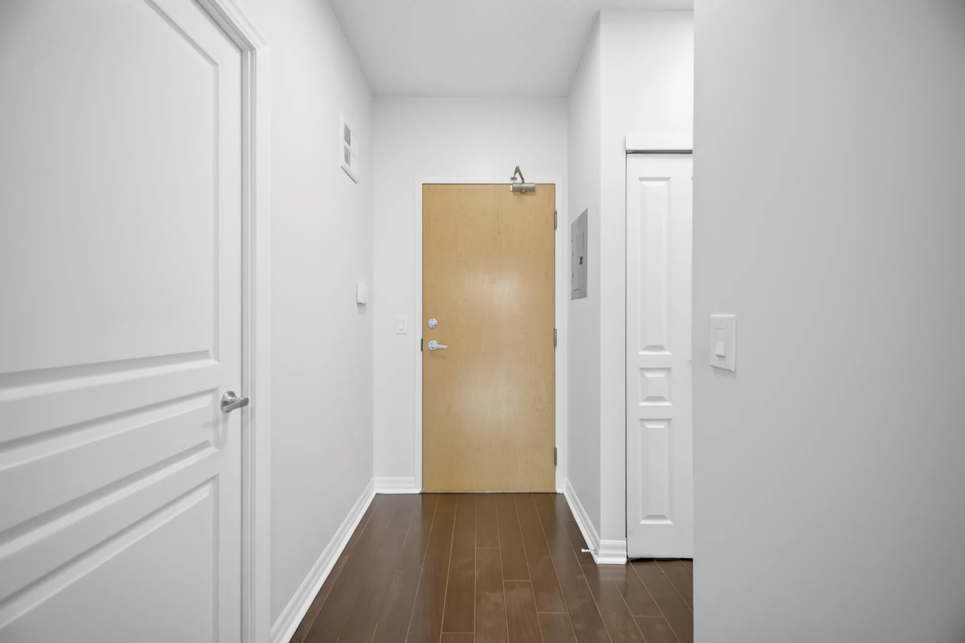 #2008-220 Burnhamthorpe Road West, Mississauga - photo 6