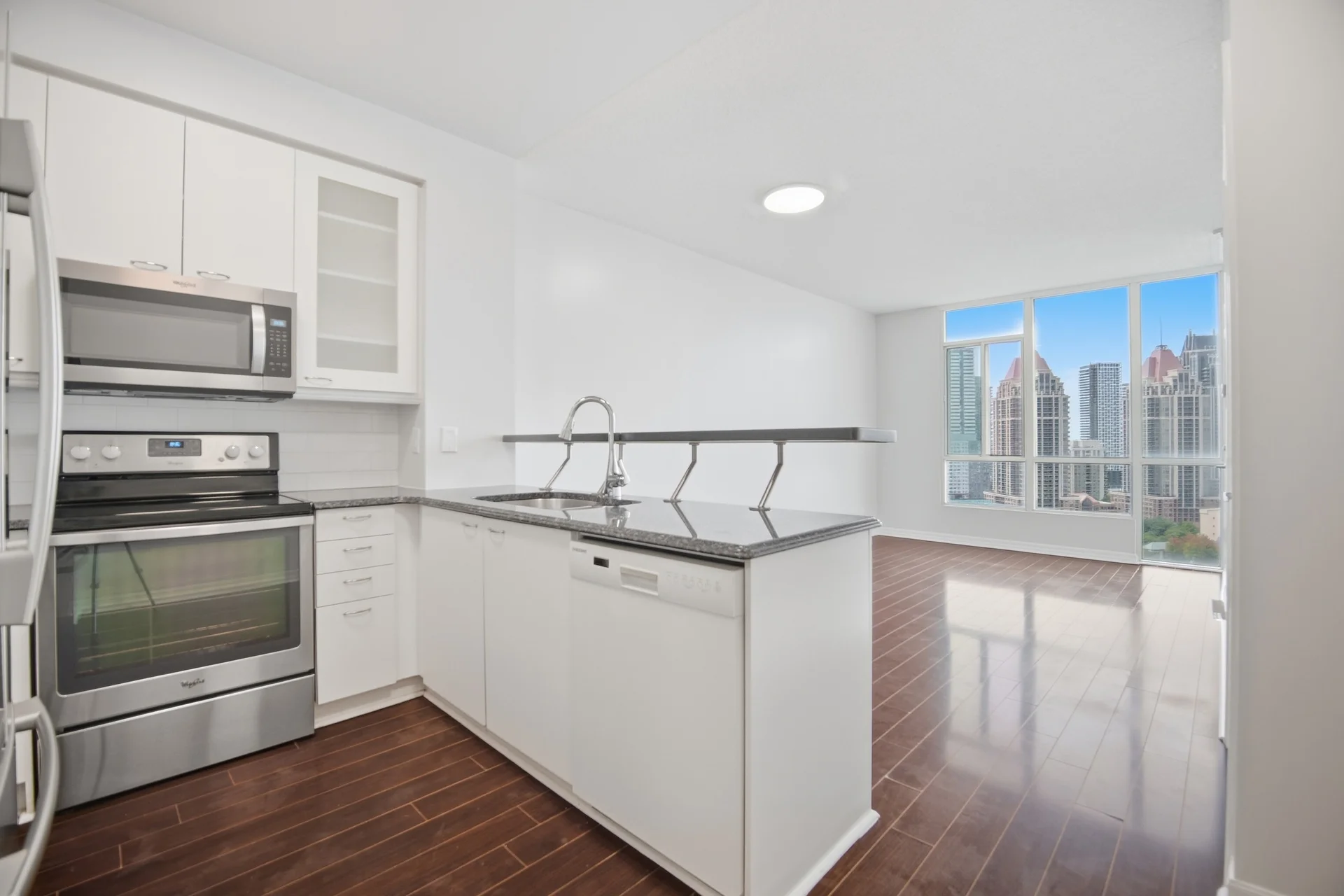 #2008-220 Burnhamthorpe Road West, Mississauga - photo 8