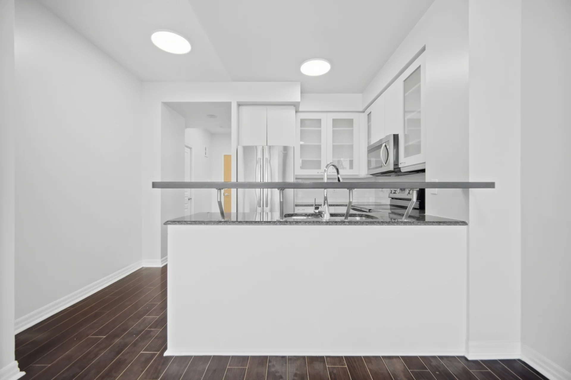 #2008-220 Burnhamthorpe Road West, Mississauga - photo 9