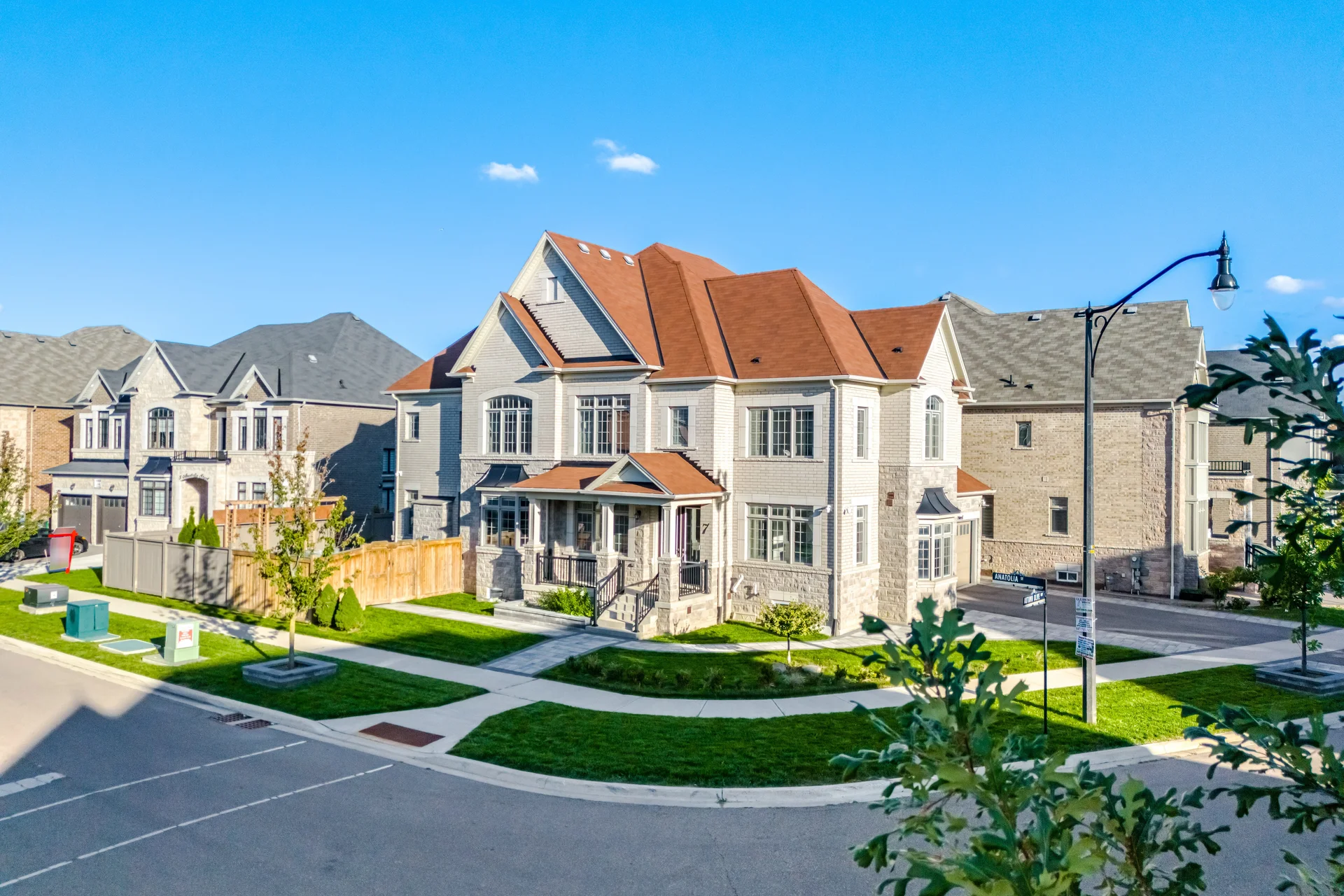 7 Anatolia Street, Brampton - photo 10