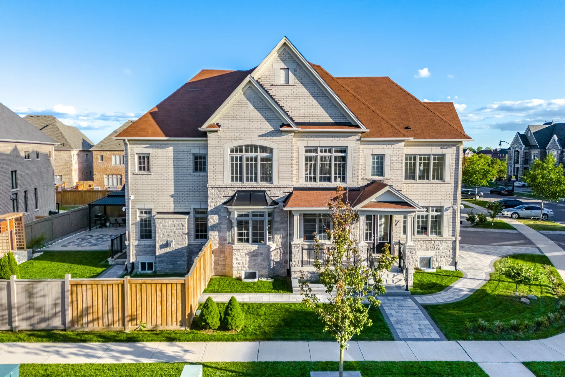 7 Anatolia Street, Brampton - photo 12