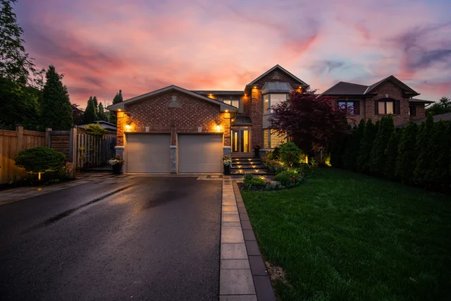 2017 Lady Di Court, Mississauga