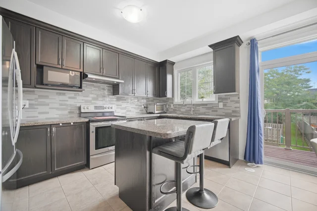 7 Cedar Lake Crescent, Brampton - photo 17