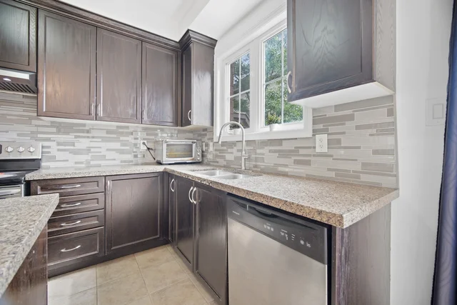 7 Cedar Lake Crescent, Brampton - photo 20