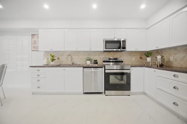 159 Monte Carlo Drive, Woodbridge - photo 16