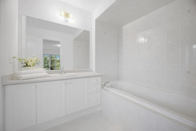 159 Monte Carlo Drive, Woodbridge - photo 33