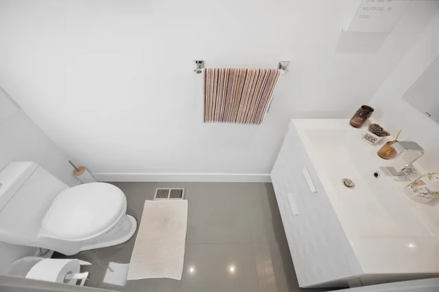 45 Furnival Road, East York - photo 32