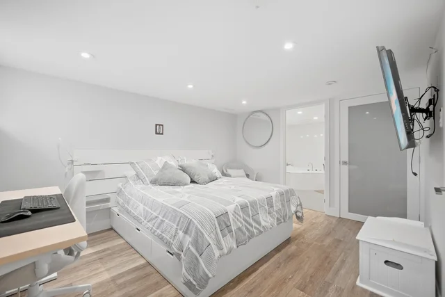 45 Furnival Road, East York - photo 62