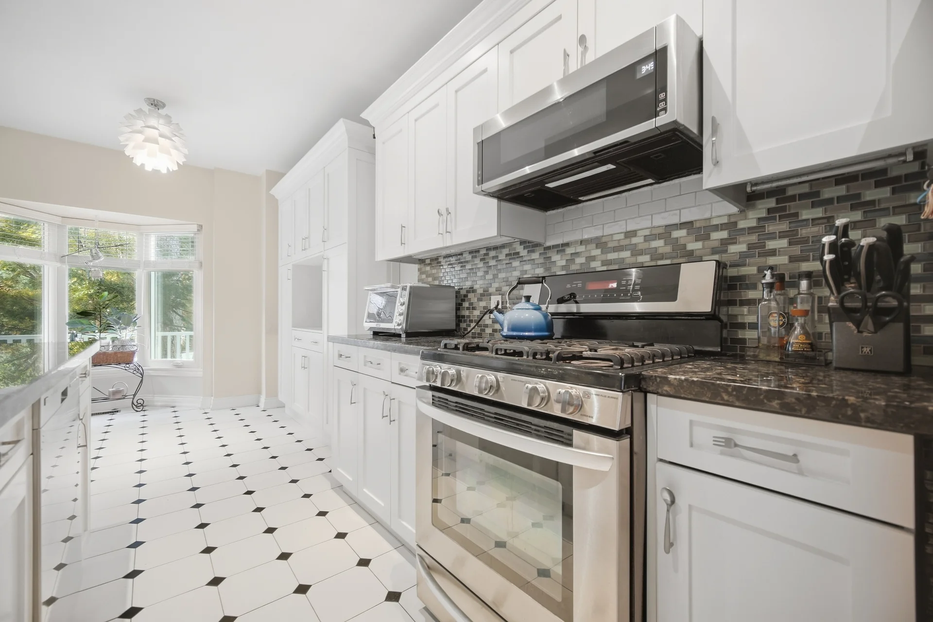 219 Broadway Avenue, Toronto - photo 21