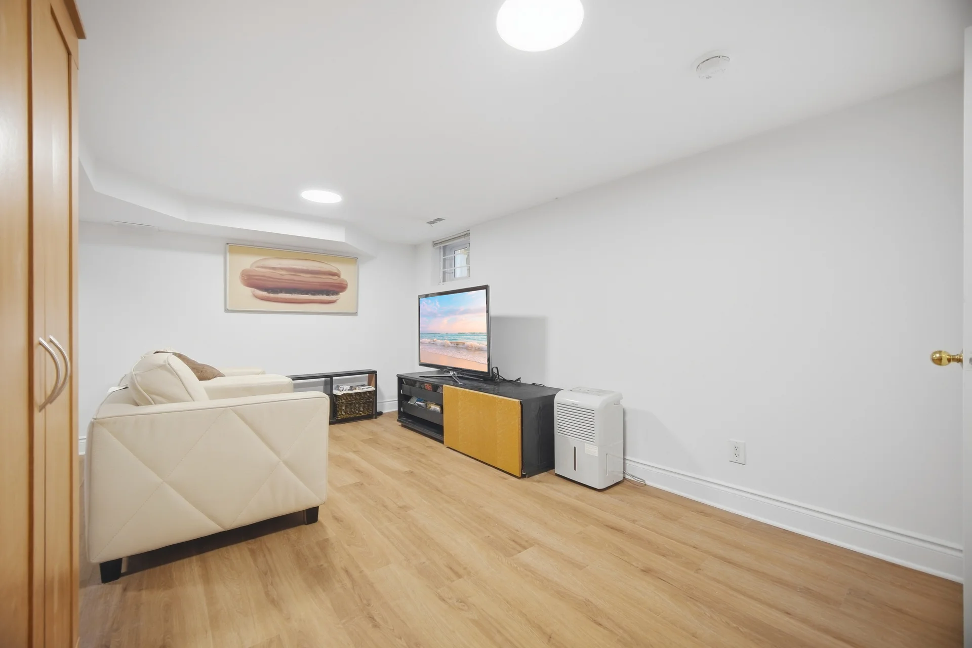 219 Broadway Avenue, Toronto - photo 59