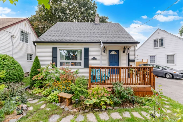 8 Smith Crescent, Etobicoke