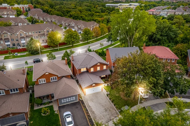 129 Bankview Circle, Etobicoke