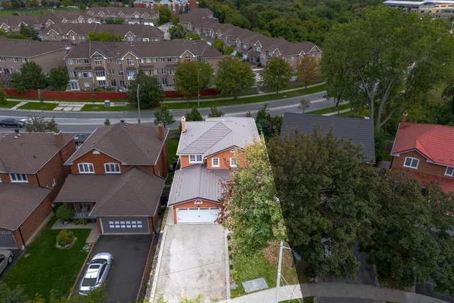 129 Bankview Circle, Etobicoke - photo 3