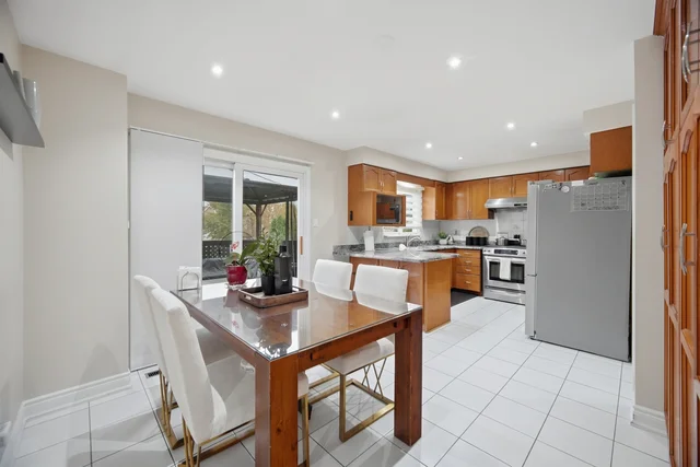 129 Bankview Circle, Etobicoke - photo 25
