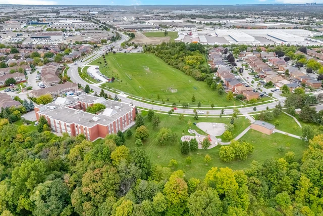 129 Bankview Circle, Etobicoke - photo 97