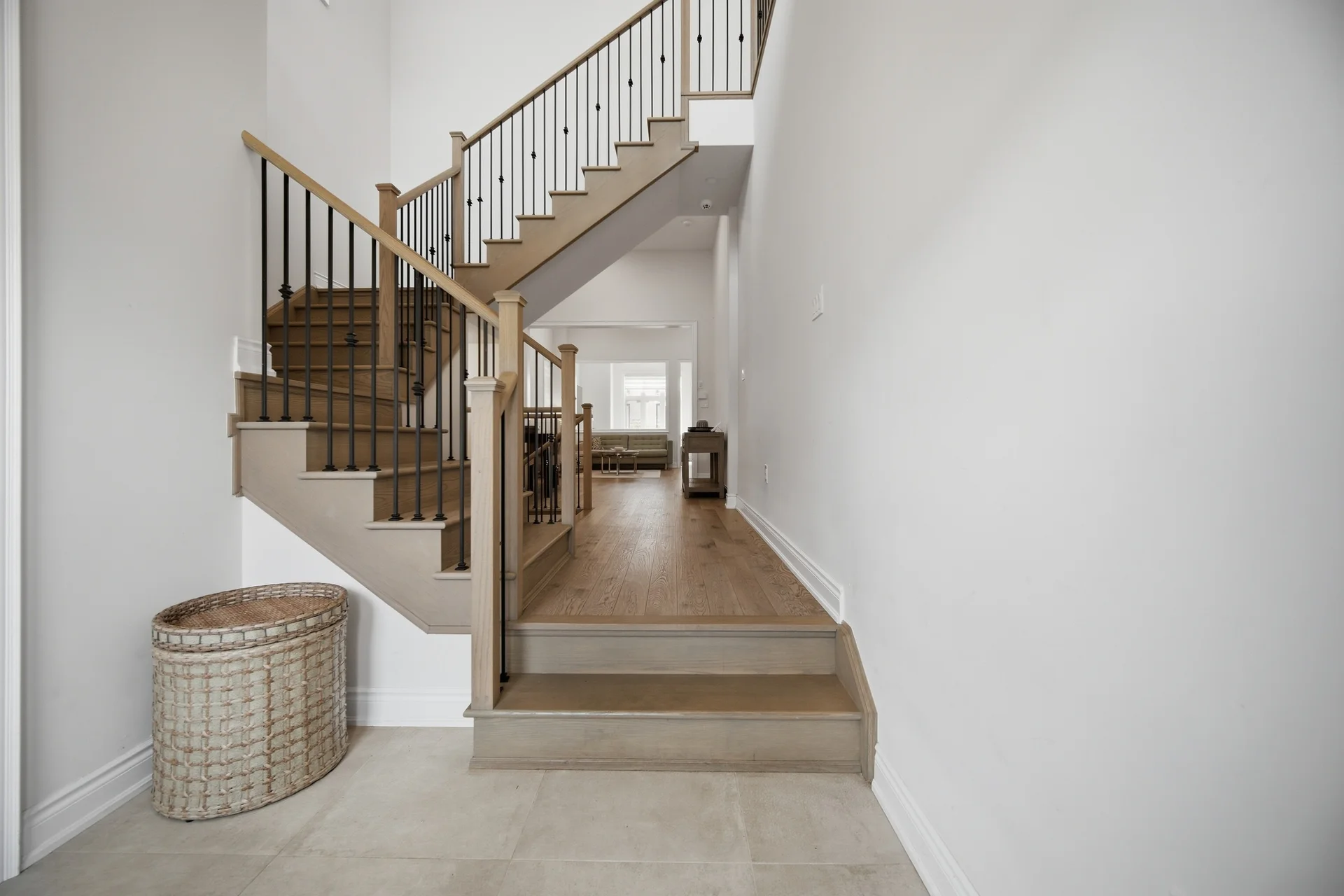 1400 Yellow Rose Circle, Oakville - photo 6