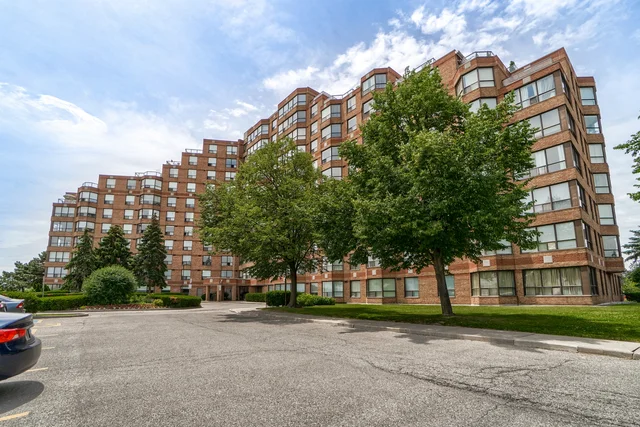 #112-6 Humberline Drive, Etobicoke