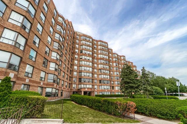 #112-6 Humberline Drive, Etobicoke - photo 2