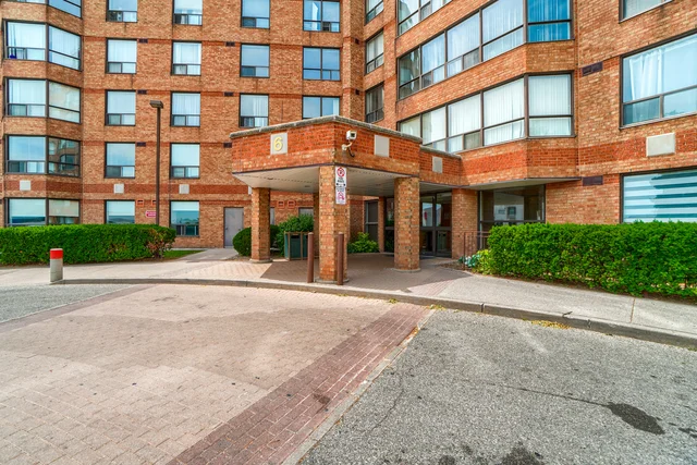 #112-6 Humberline Drive, Etobicoke - photo 4