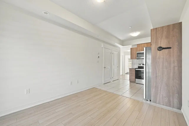 #4-235 McLevin Avenue, Scarborough - photo 8