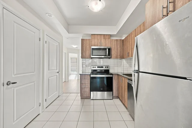 #4-235 McLevin Avenue, Scarborough - photo 11