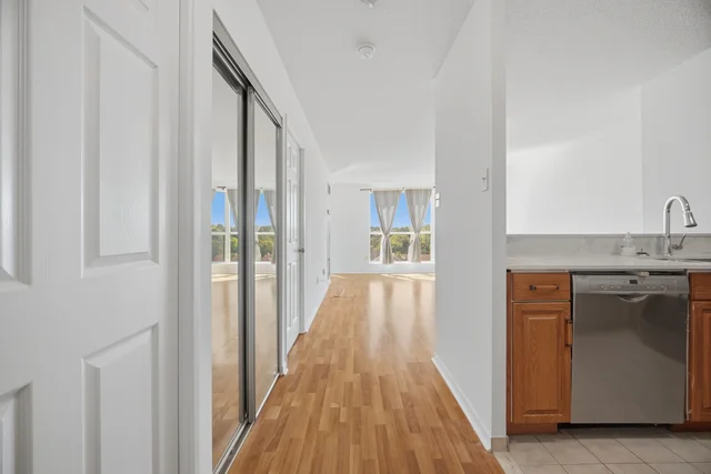 #808-2155 Burnhamthorpe Road West, Mississauga - photo 11