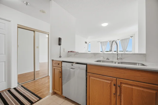 #808-2155 Burnhamthorpe Road West, Mississauga - photo 13