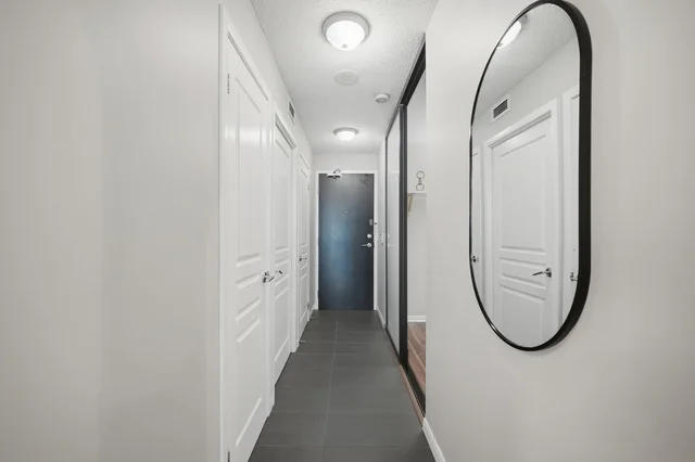 #1807-18 Yonge Street, Toronto - photo 6