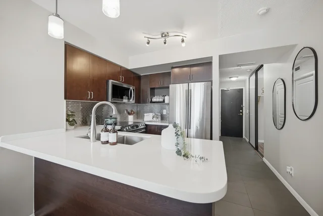 #1807-18 Yonge Street, Toronto - photo 9