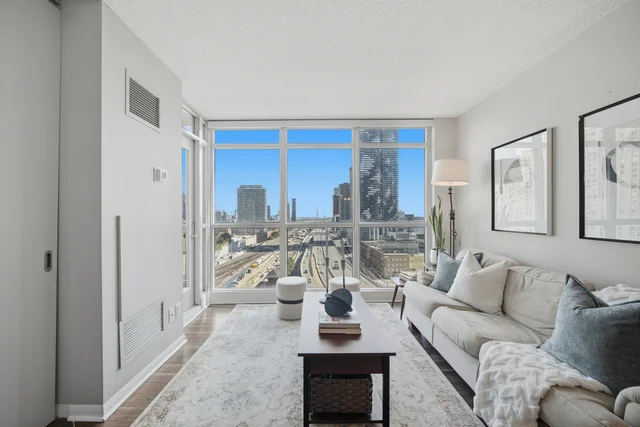 #1807-18 Yonge Street, Toronto - photo 16