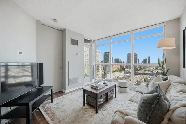 #1807-18 Yonge Street, Toronto - photo 17