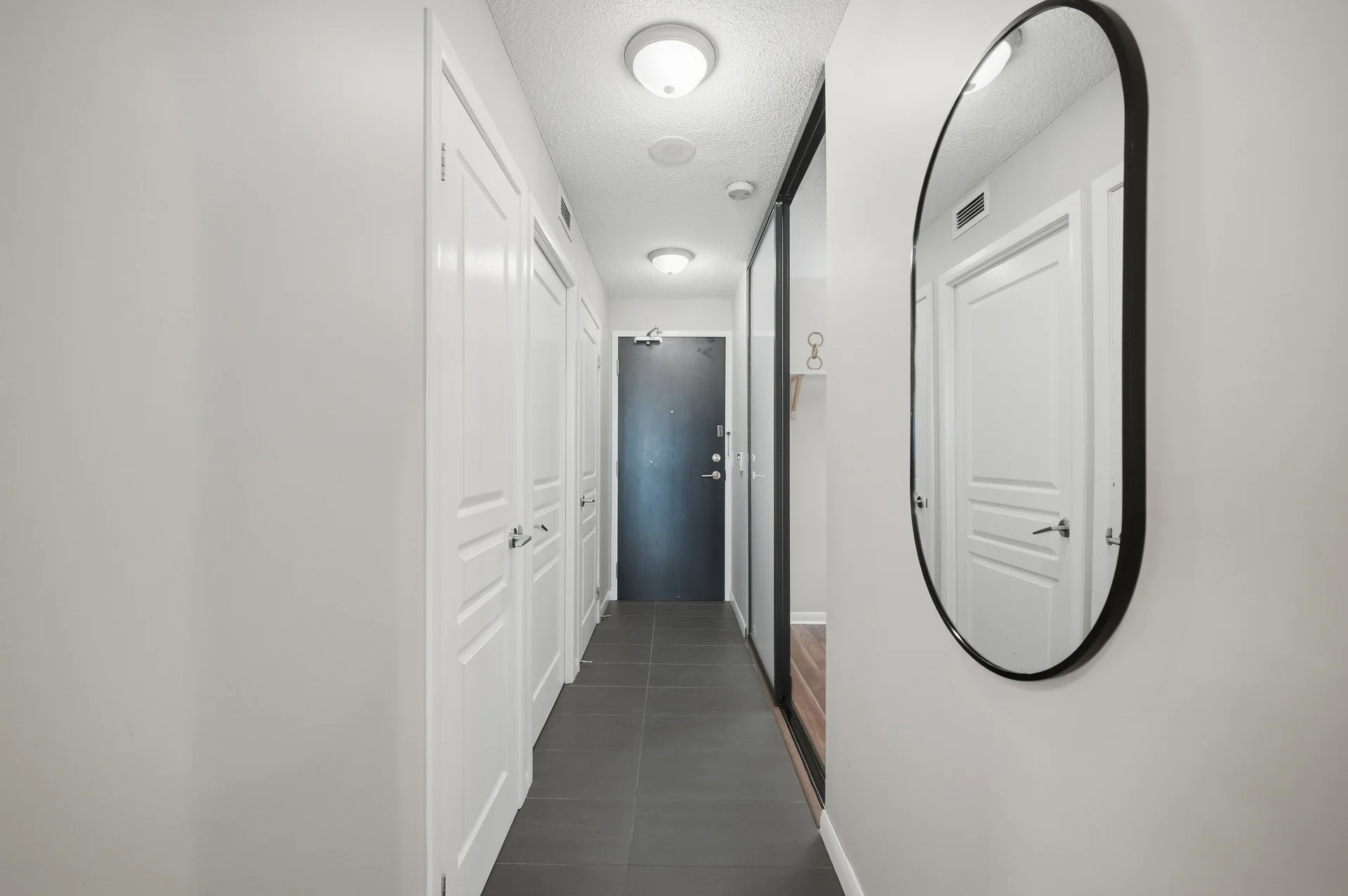 #1807-18 Yonge Street, Toronto - photo 6
