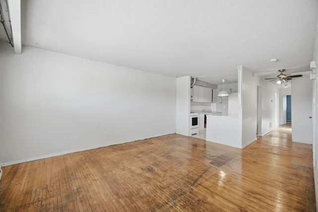 1169 Lakeshore Road East, Mississauga - photo 12