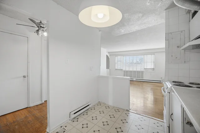 1169 Lakeshore Road East, Mississauga - photo 17