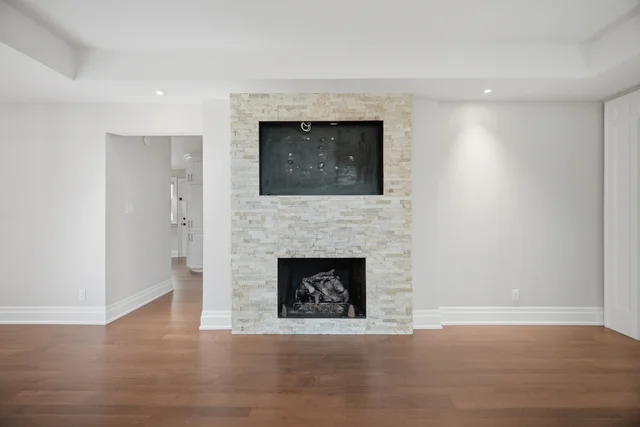 1037 Lakeshore Road West, Oakville - photo 26