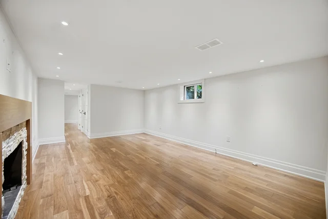 1037 Lakeshore Road West, Oakville - photo 54