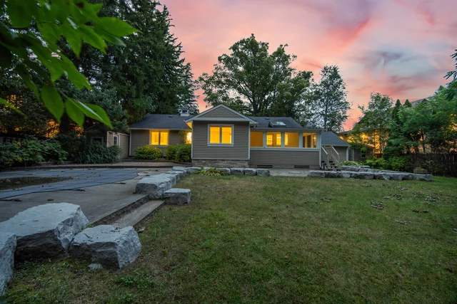 1037 Lakeshore Road West, Oakville - photo 86