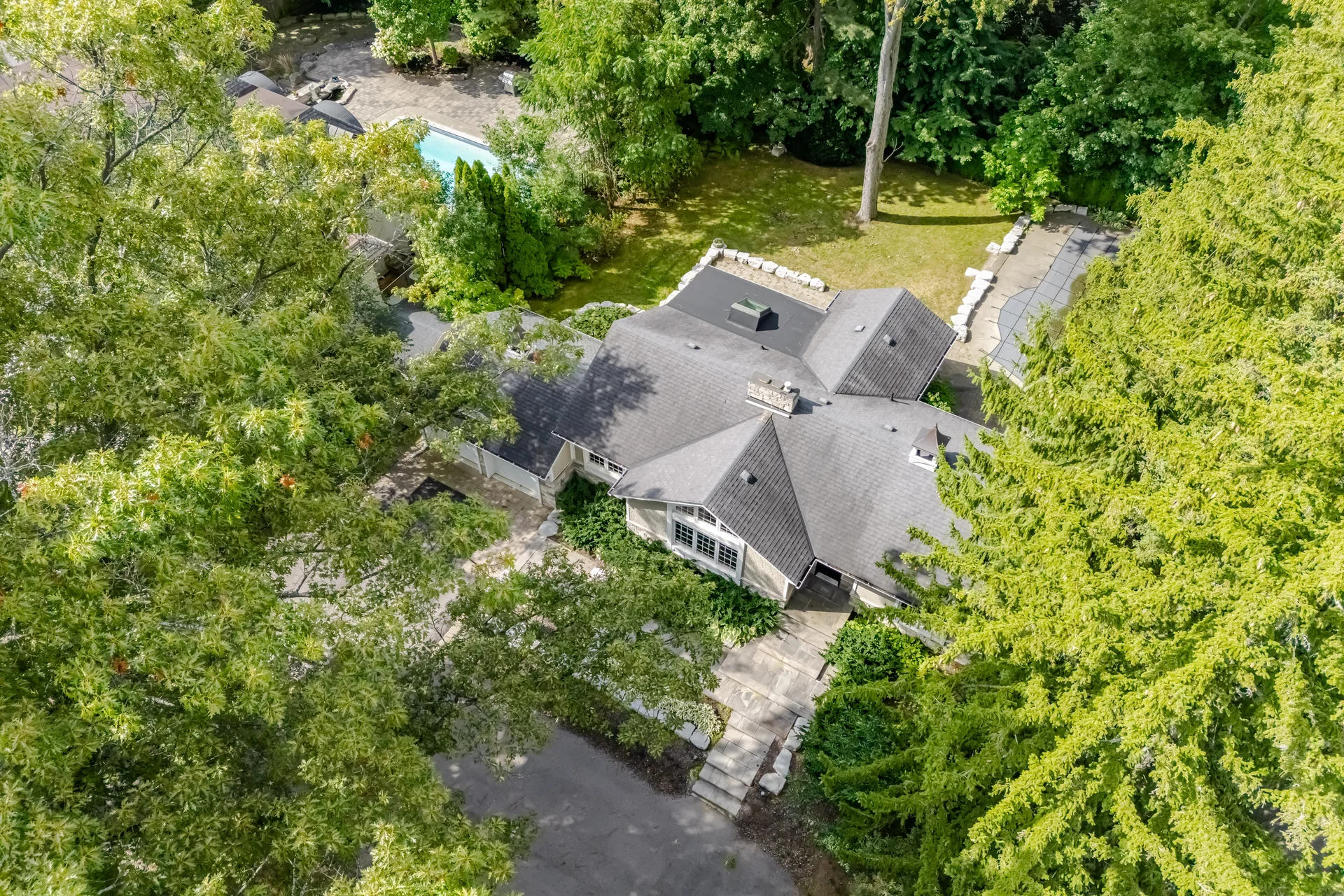 1037 Lakeshore Road West, Oakville - photo 3